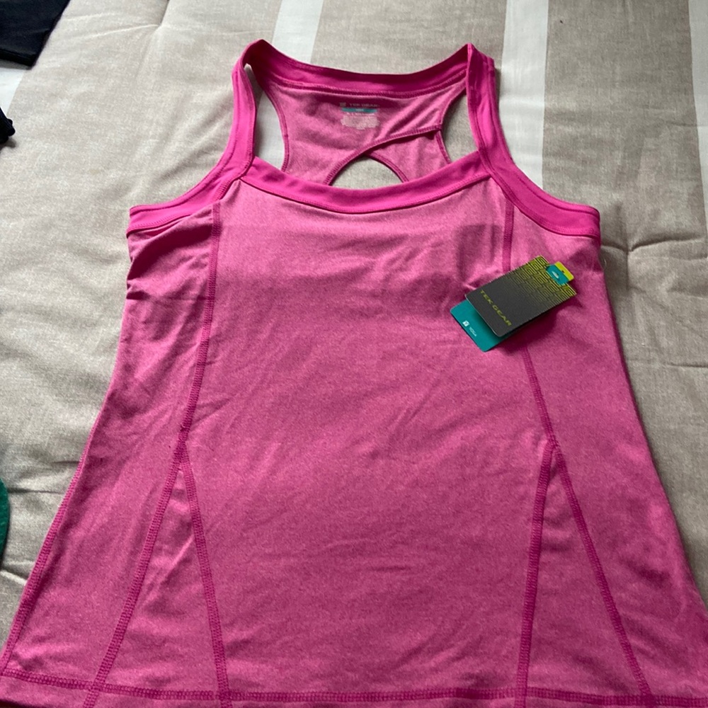 Women’s Yoga Tek Gear top. New with tags.